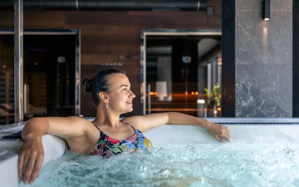 best jacuzzi session in dubai