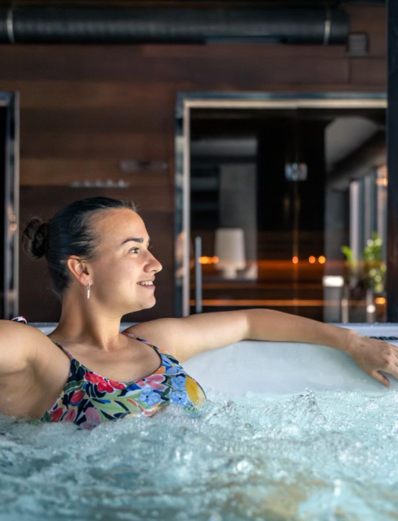 best jacuzzi session in dubai